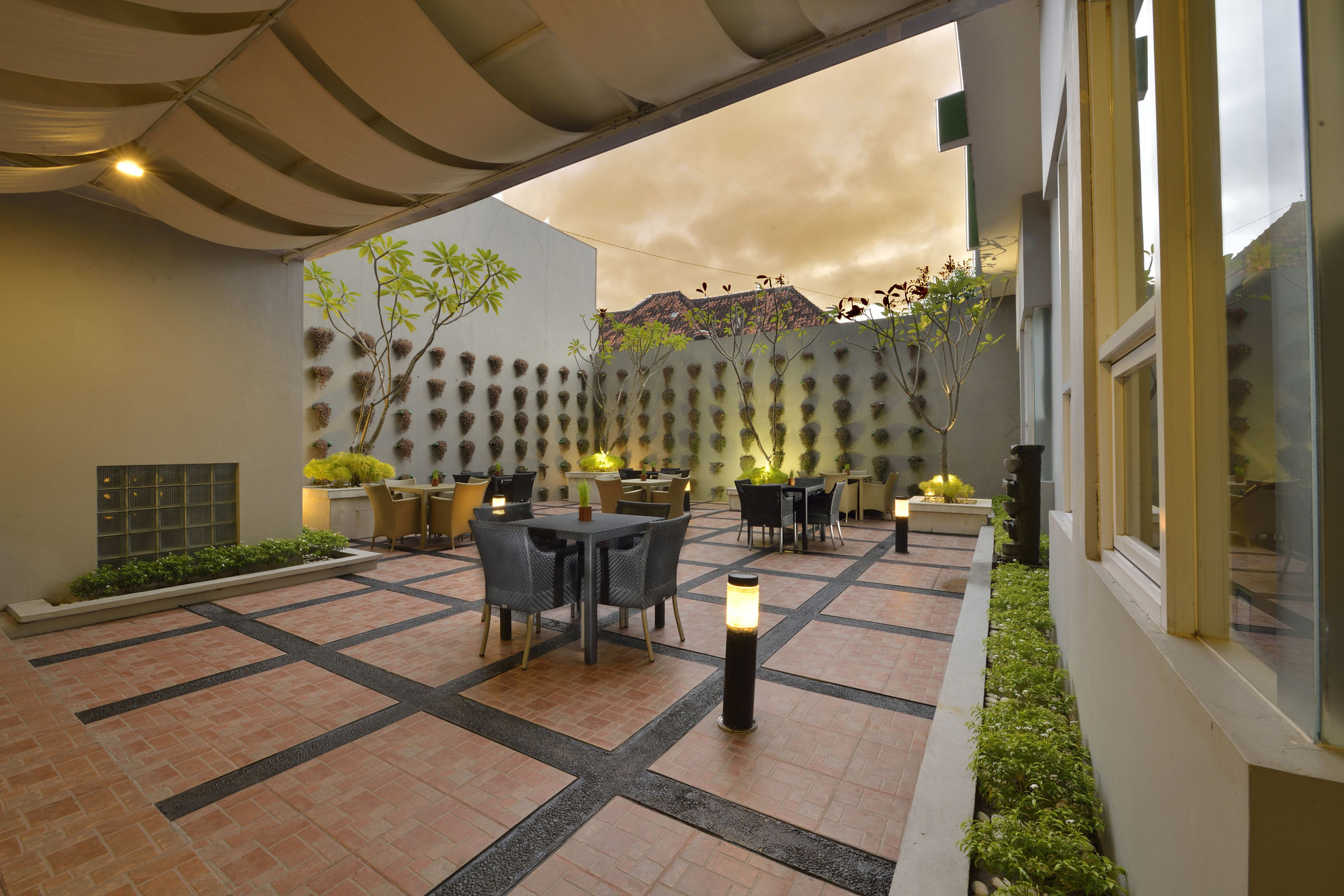 Whiz Hotel Malioboro Yogyakarta Luaran gambar