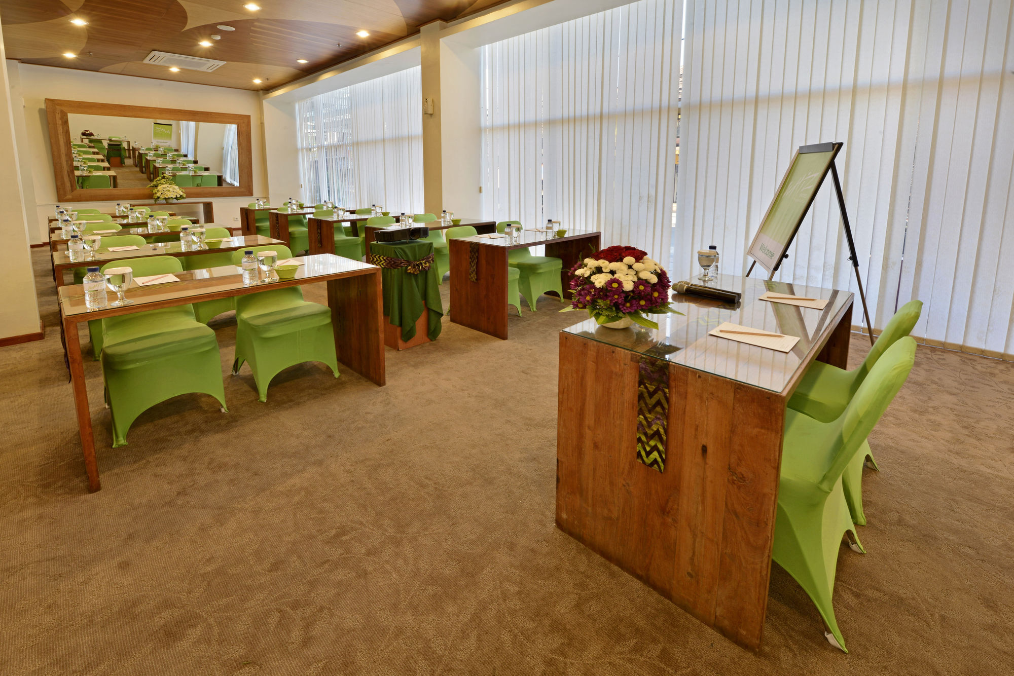 Whiz Hotel Malioboro Yogyakarta Luaran gambar